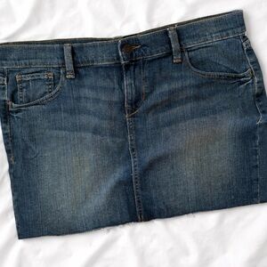 Old Navy Medium Wash Jean Mini Skirt Raw Hem Size 12